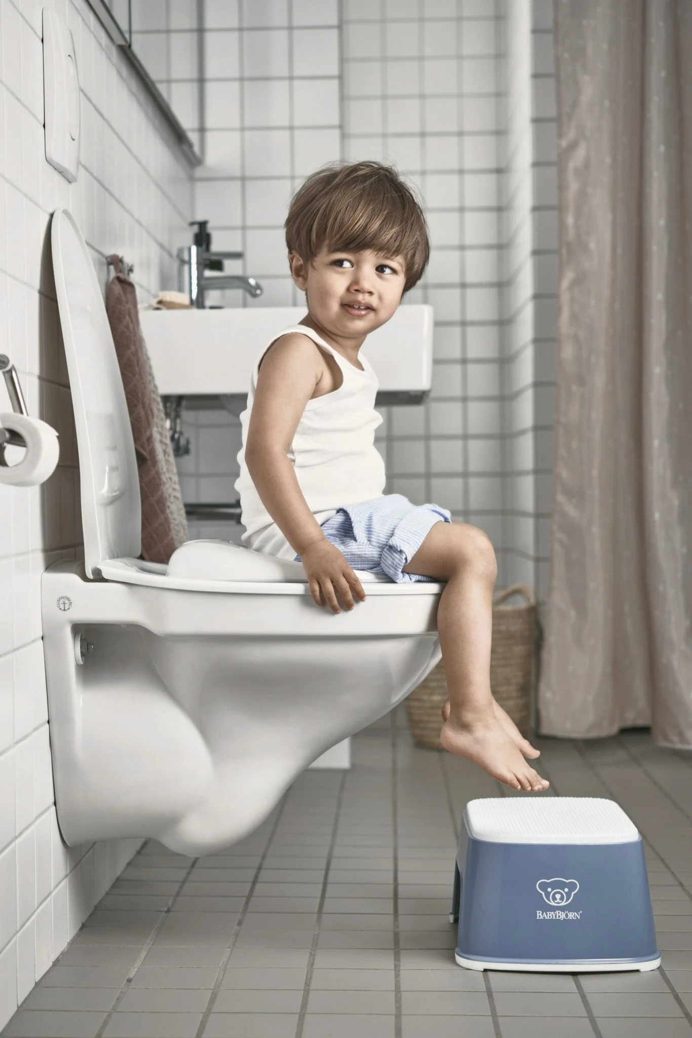 Baby Bjorn Toilet Training Seat - Image 3