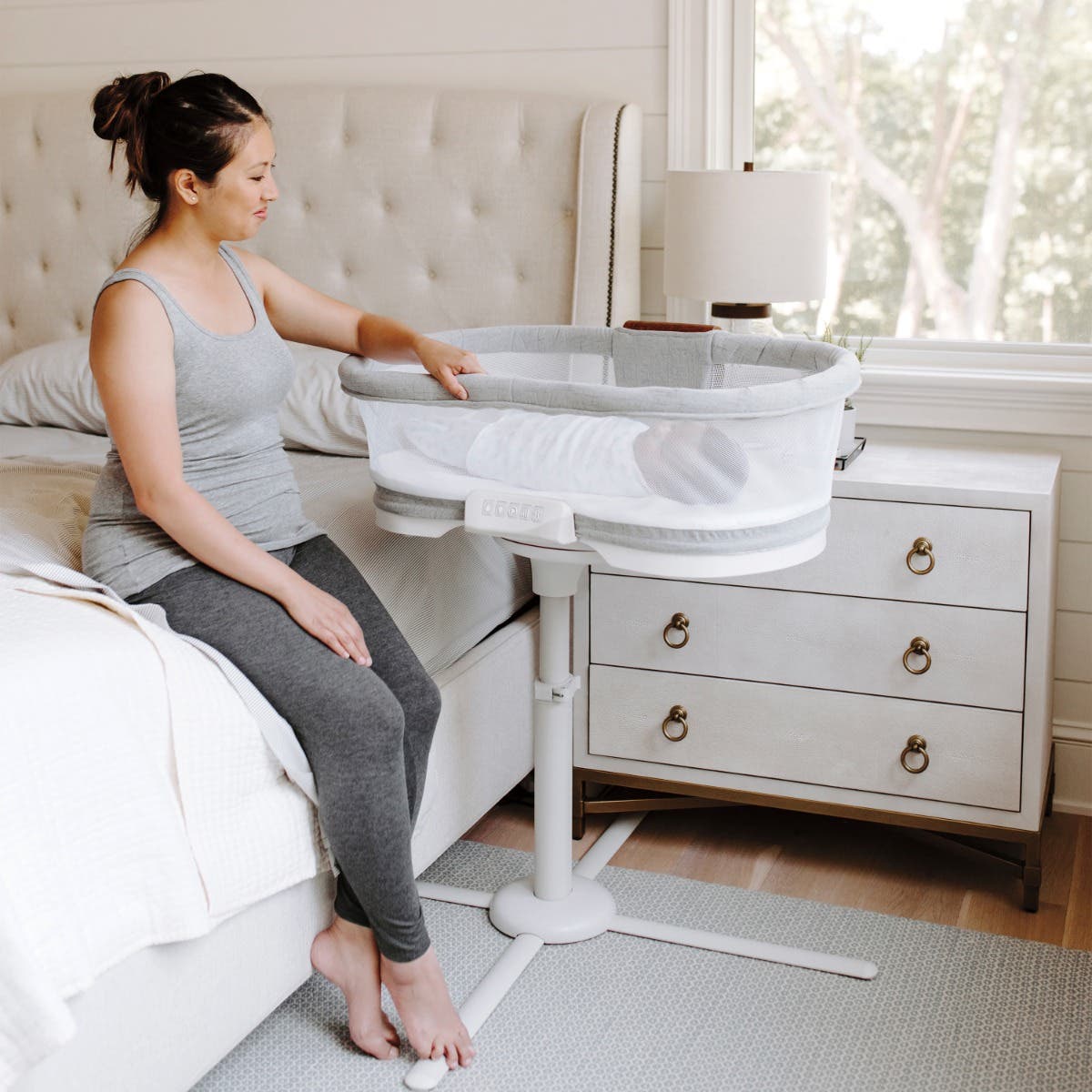 HALO BassiNest Swivel Sleeper Luxe Series - Image 12
