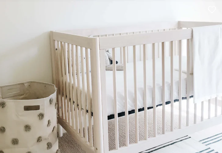 ABC White Cotton Jersey Crib Sheet - Image 4