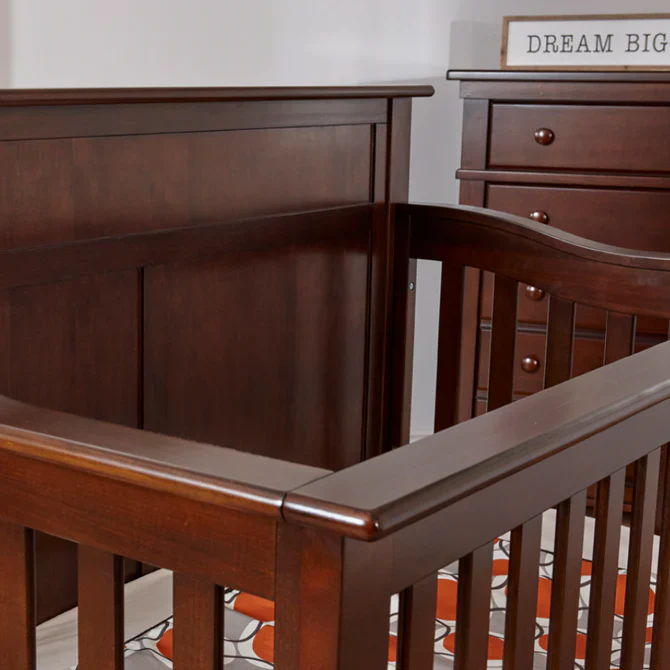 Pali Napoli Flat Top Convertible Crib - Image 3