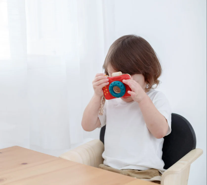 Plan Toys My First Camera - Image 9