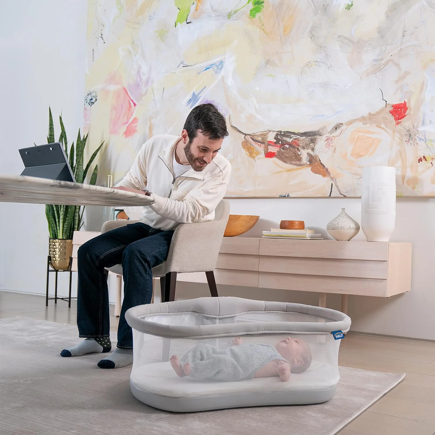HALO BassiNest Swivel Sleeper 3.0 Solid Grey - Image 5