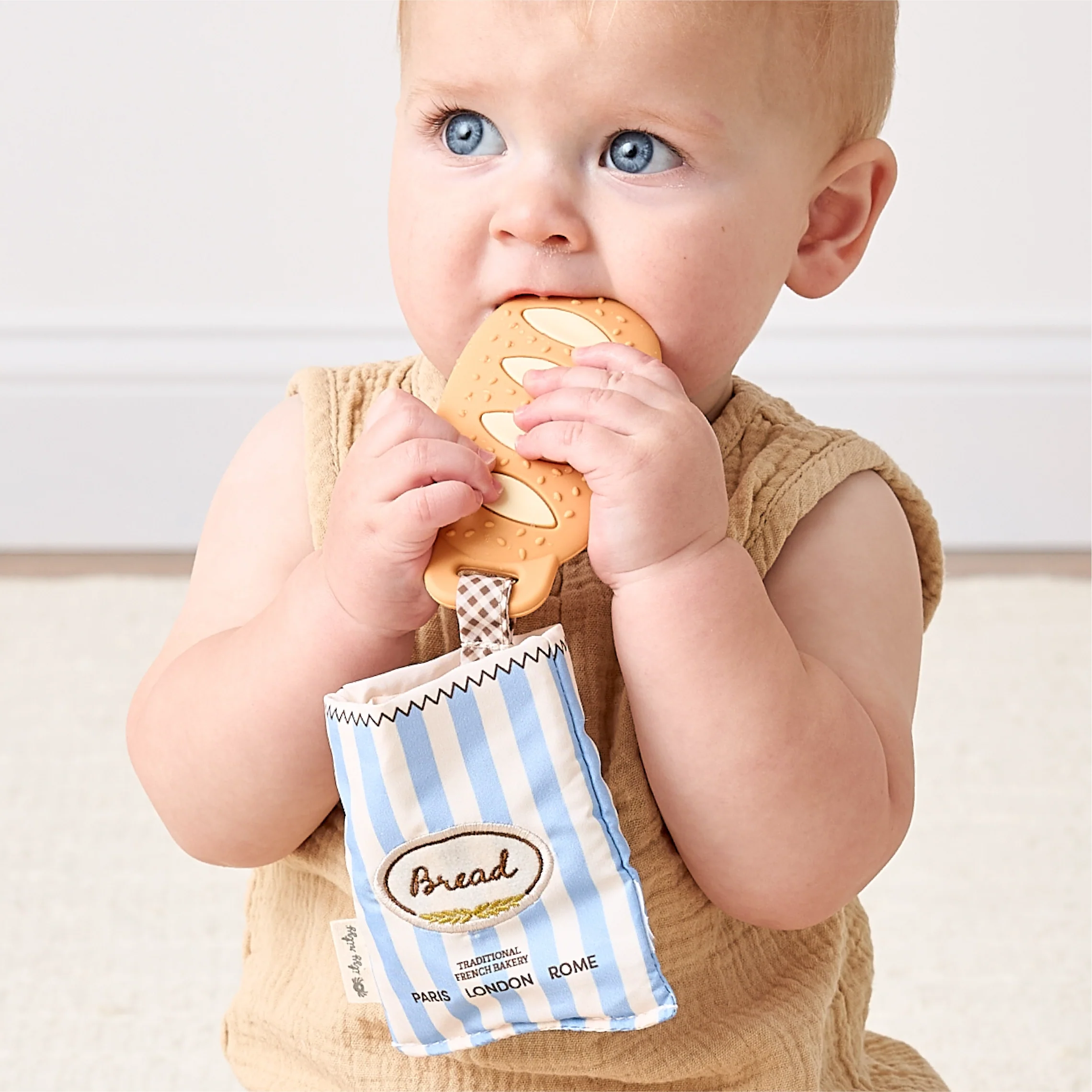 Itzy Ritzy Baguette Teensy Crinkle - Image 3