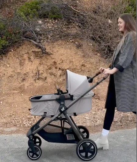 Maxi-Cosi Zelia 2 Luxe+ Travel System - Arctic Frost  Exclusive! - Image 15