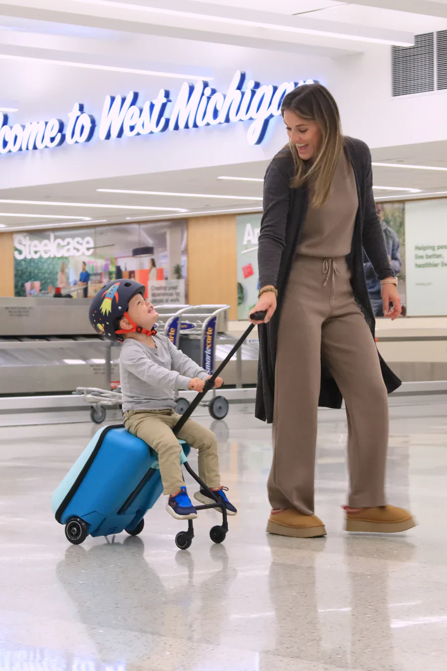 Micro Allrounder Ride-On Travel Cart - Image 2
