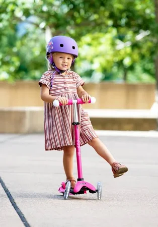 Micro Kickboard Mini2Grow LED Scooter - Image 8