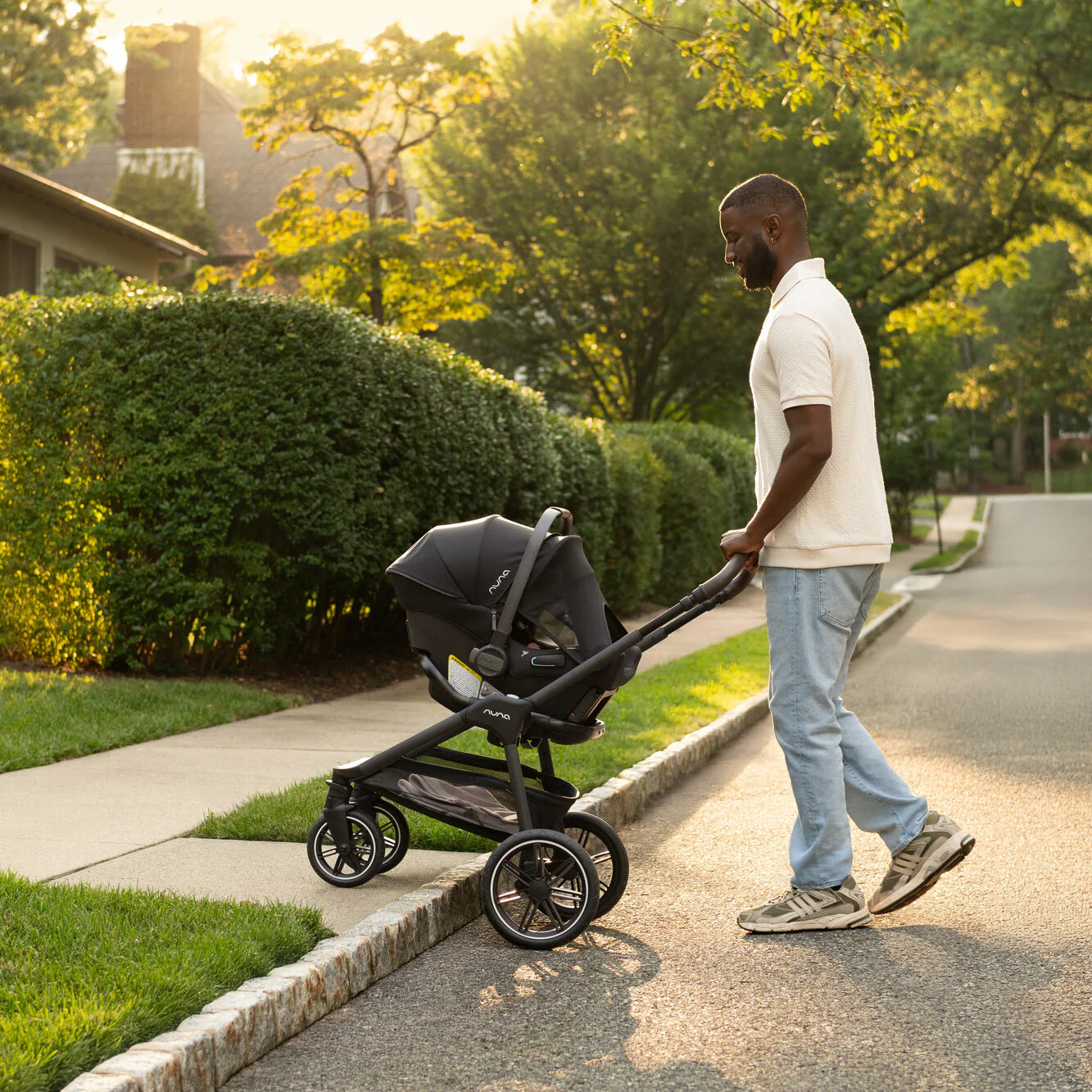 Nuna TRIV LX + PIPA Urbn Travel System - Image 33