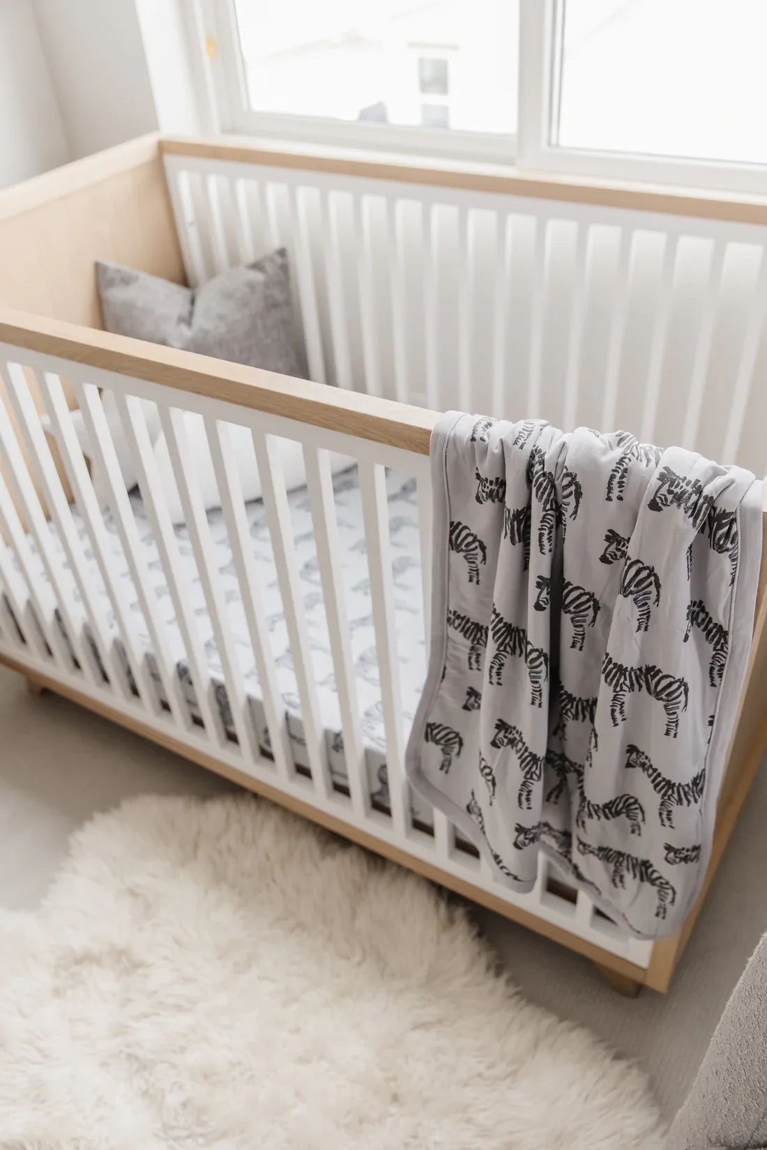 Oilo Zebra Crib Sheet - Image 2
