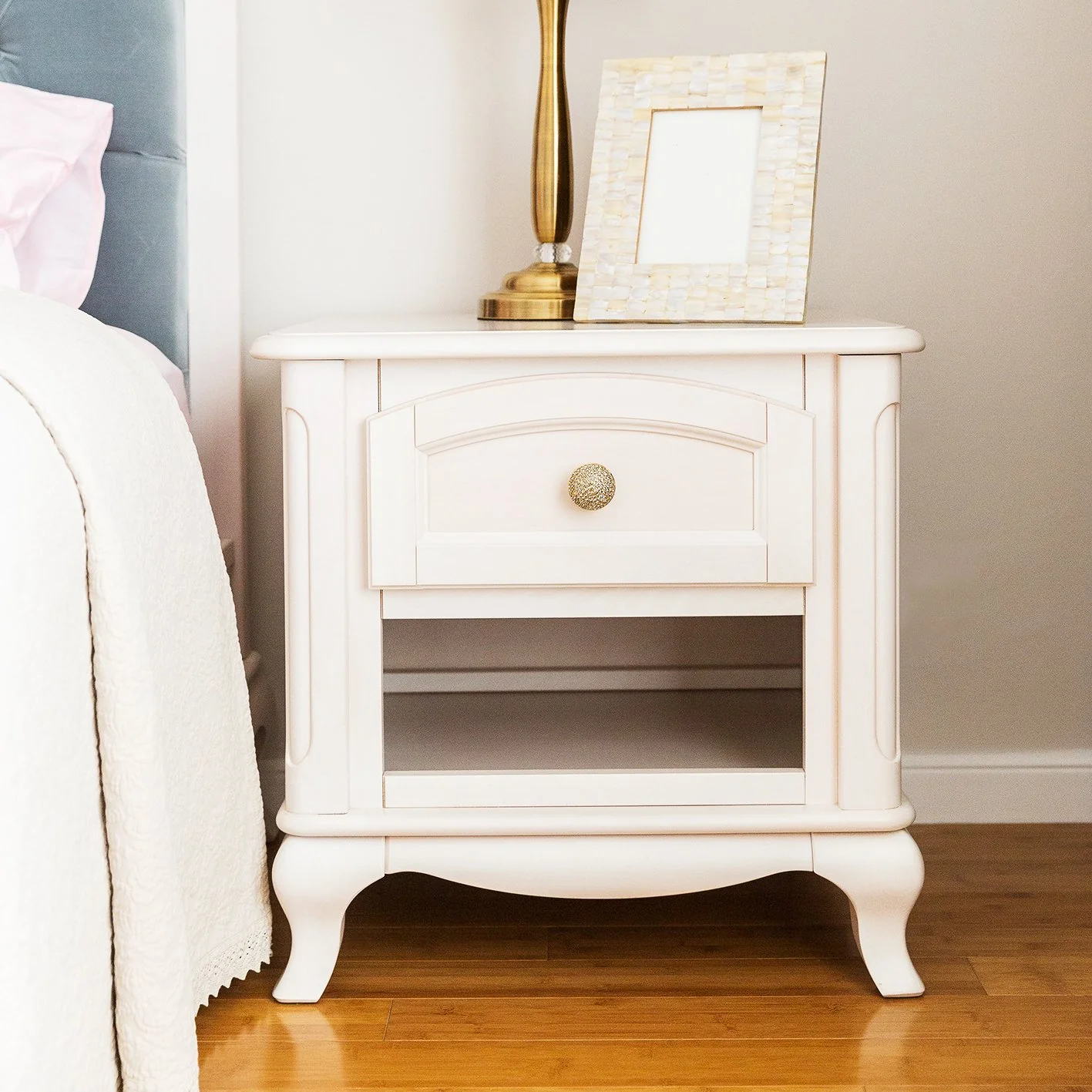 Romina Cleopatra Nightstand - Image 2