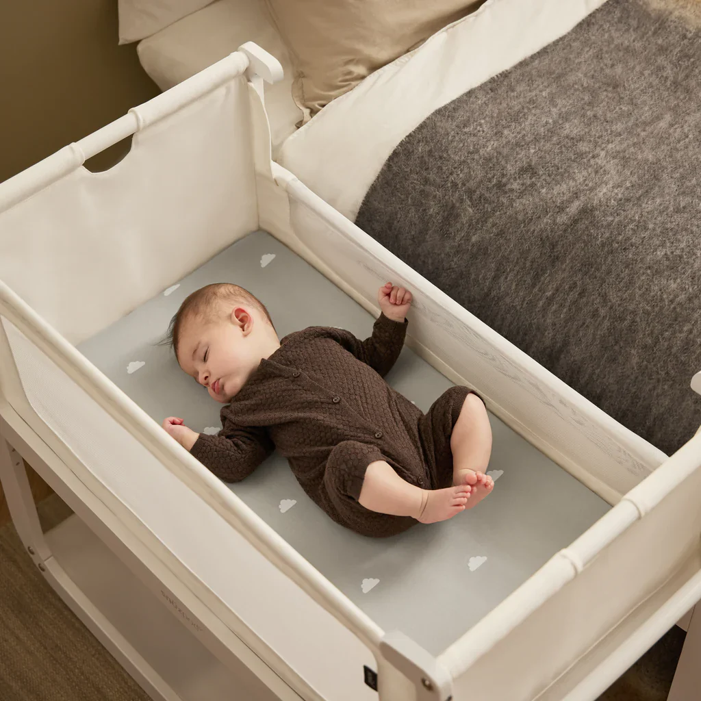 Snuz SnüzPod5 Bedside Crib w/ wheels - Image 10