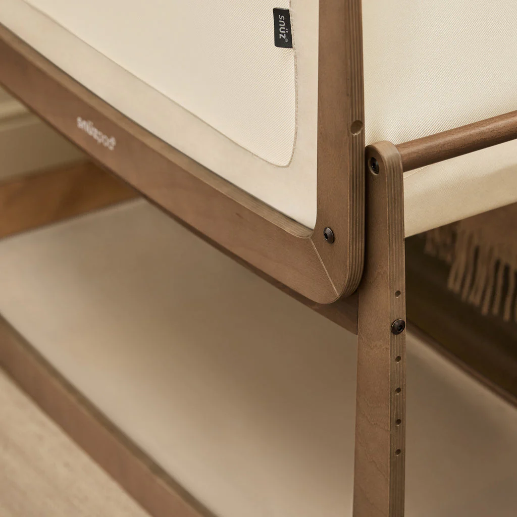 Snuz SnüzPod5 Bedside Crib w/ wheels - Image 5