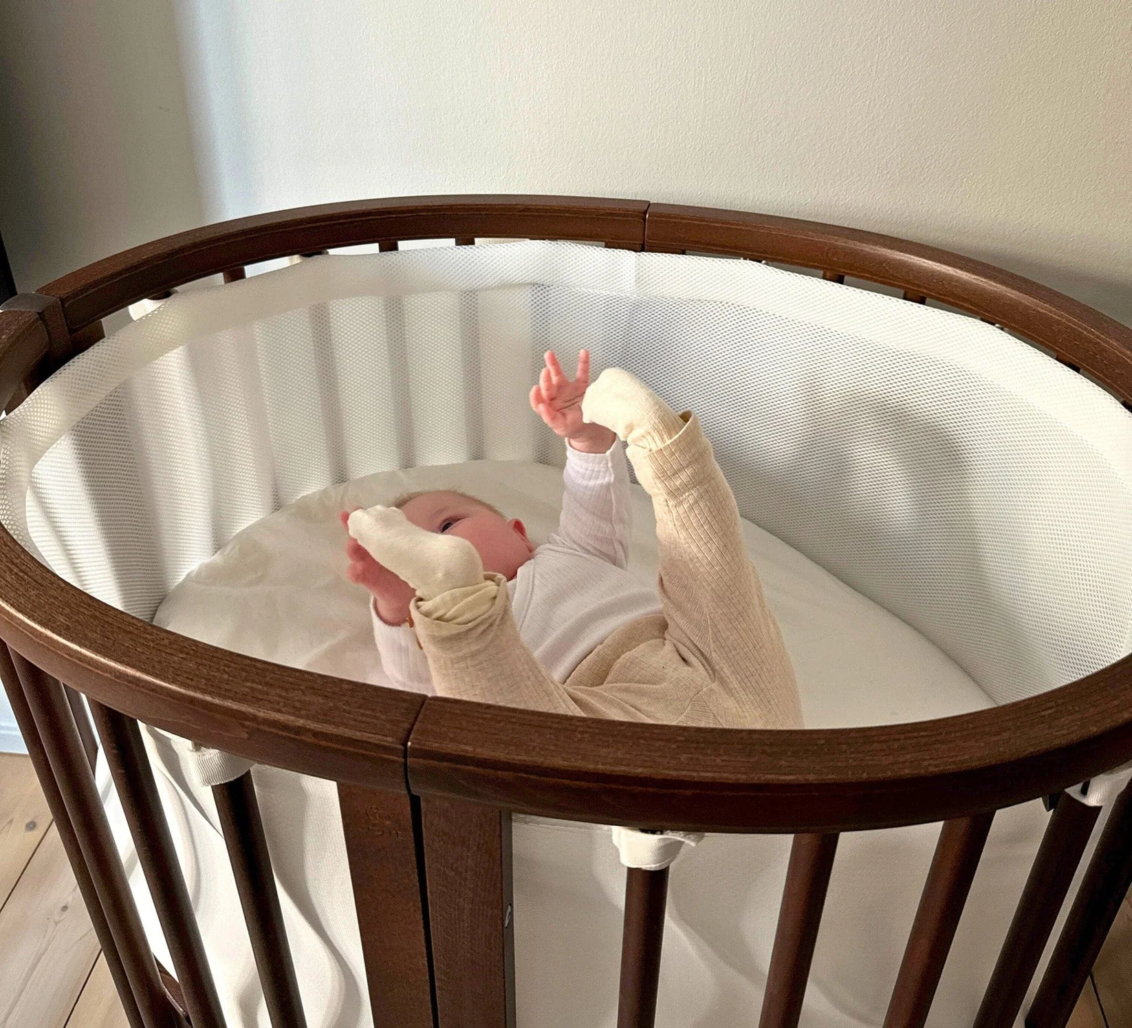 Stokke® Sleepi™ Mini Bundle Bassinet with Mattress V3 - Image 23