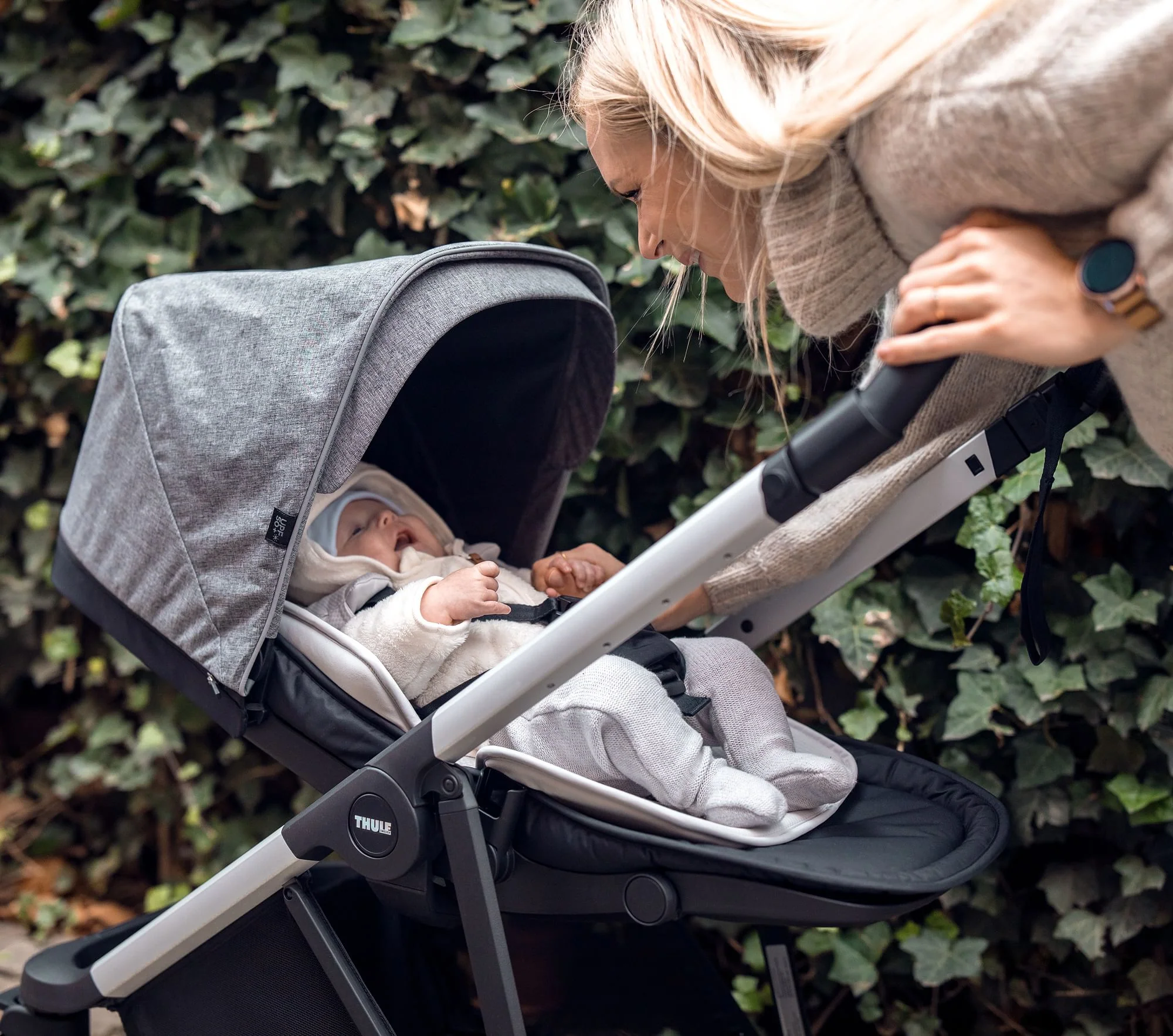 Thule Reversible Newborn Inlay Cushion - Image 3