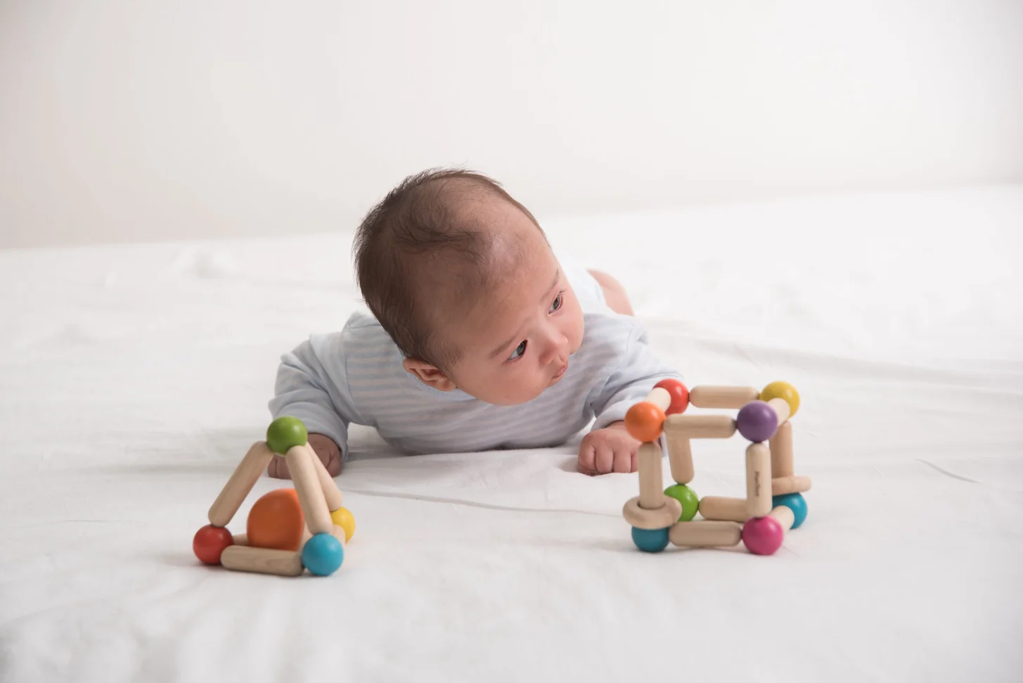 Plan Toys Triangle Clutching Toy - Image 8