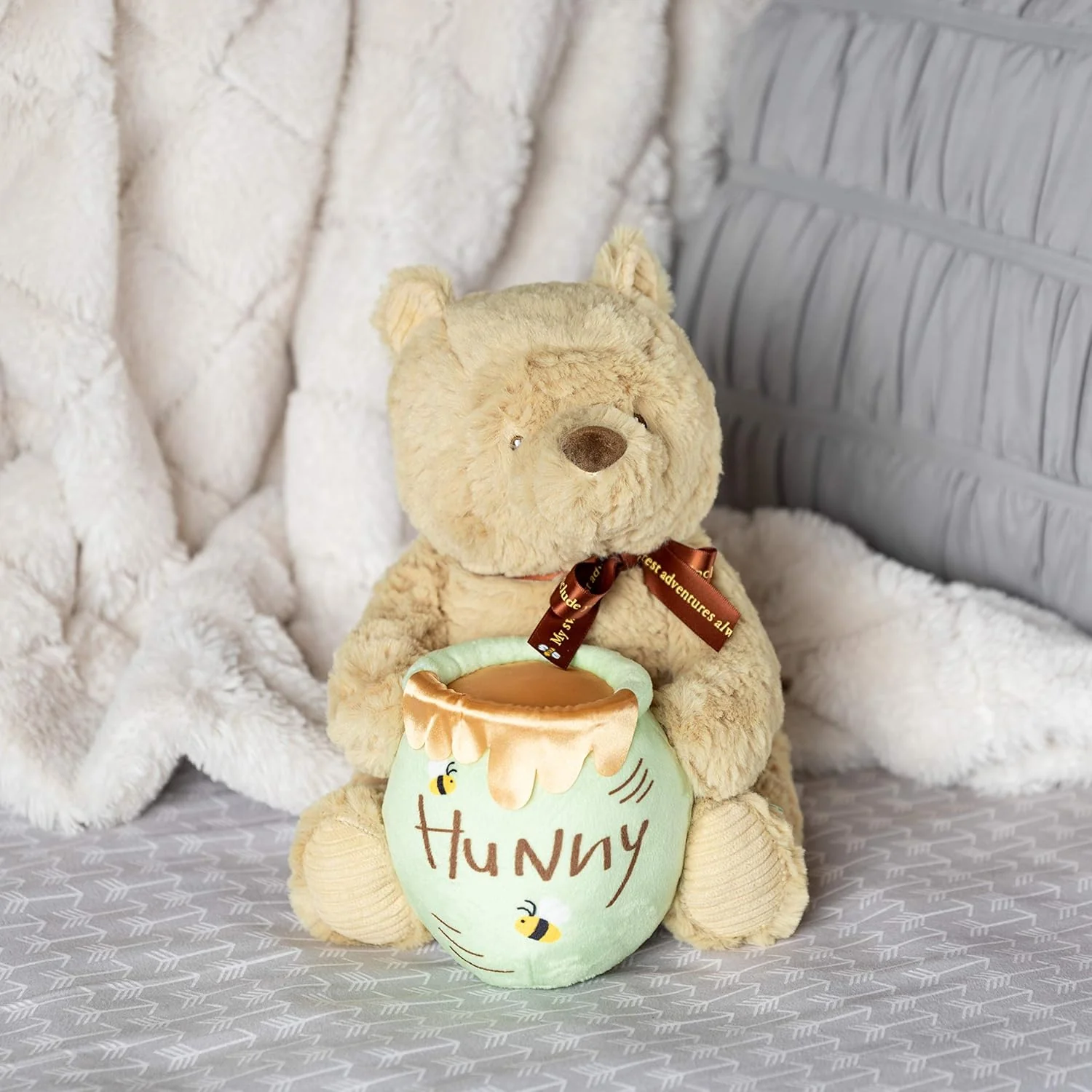 Winnie the Pooh Waggie Musical Plush - Image 4